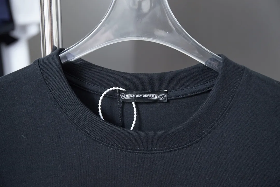 🅿️220 Ch*ome Hearte 25SS early spring new style, appliqué embroidered heart cross short sleeves, light luxury, essential item for daily commuting for men and women, correct version, welcome to compare, detailed features · 320g 100% pure cotton double yarn jersey fabric · Custom dyed in the same vat, special thickened 32 pieces double-strand 1X1 thread · Imported Tajima machine embroidery tatami embroidery ➕This cloth patch embroidery · Hand-stitched Croxin hardware accessories · Hand-made fraying of collar, cuffs and hem · Double-needle stitching across seams · Original main mark, washed tag, branded moisture-proof paper packaging Color: Black/White/Pink Size: S/M/L/XL